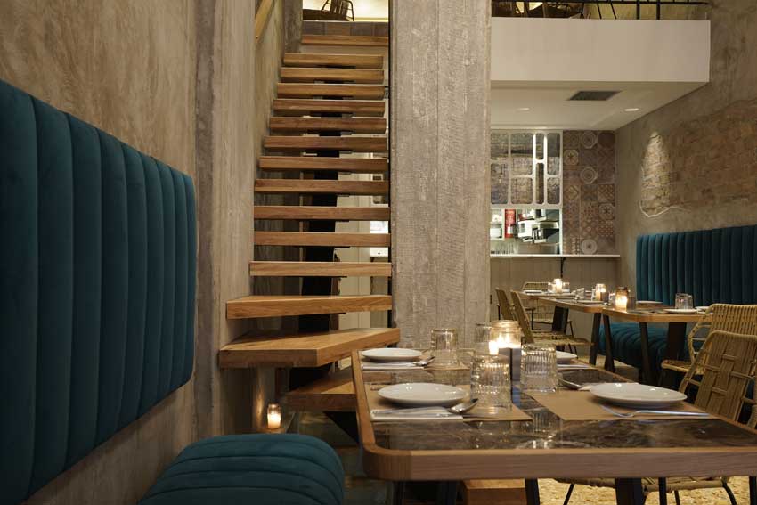 Santa-Pasta Bar Restaurants Interior Design