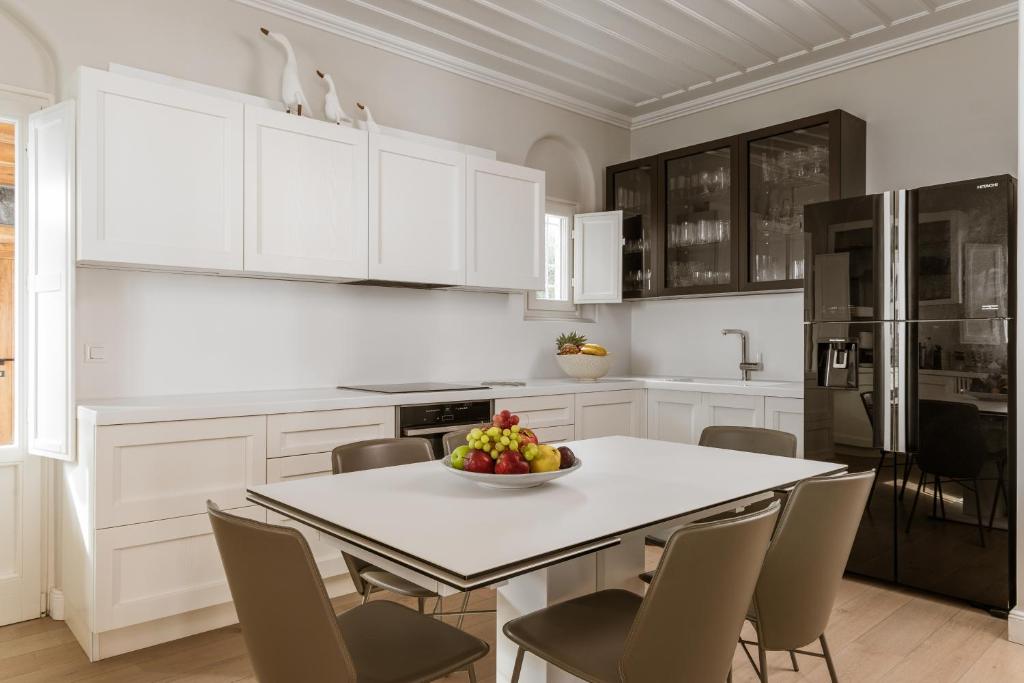 Matt Royal Matress Store Interior Design Renovation Thessaloniki