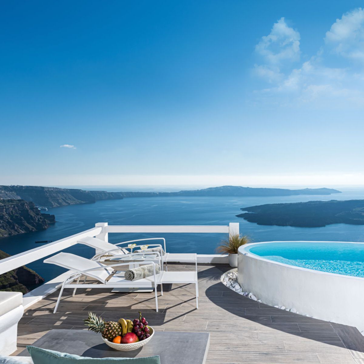 Aqua luxury suites Σουίτες στην Σαντορίνη Ημεροβίγλι, Εσωτερικός & Αρχιτεκτονικός σχεδιασμός πολυτελών σουιτών με ιδιωτική πισίνα