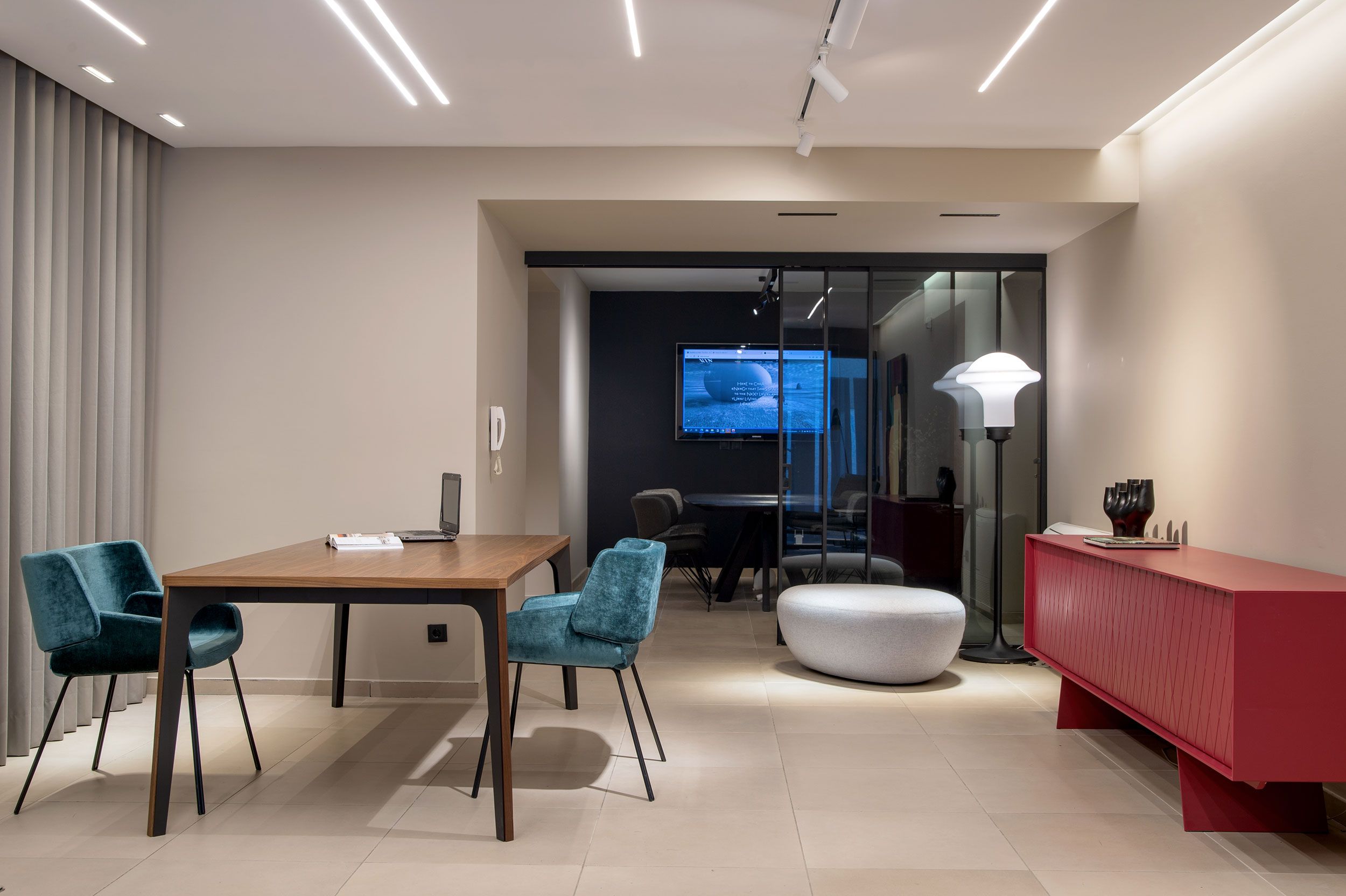 Matt Royal Matress Store Interior Design Renovation Thessaloniki